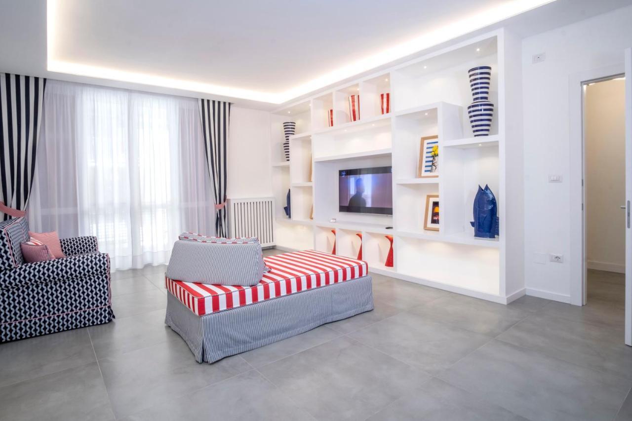 Yourhome - Unica Luxury Apartment カステッランマーレ・ディ・スタービア エクステリア 写真